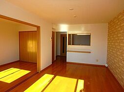 サンフィールVI 1階1LDKのリビング/ダイニング