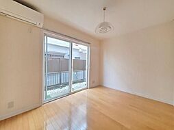 ヴィラ・ア・ラ・モード 205 2階1Kのリビング/ダイニング