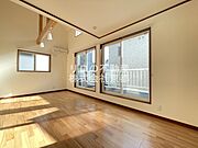 採光と通風に優れた、開放感溢れるリビング♪