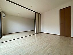 フローラルコート 2階2DKのリビング/ダイニング