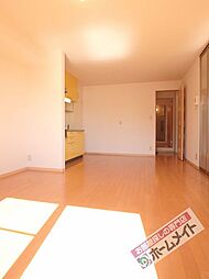 フラワーメゾンＡ棟 301 3階2LDKのリビング/ダイニング