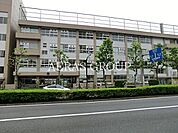 中央区立月島第一小学校 454m