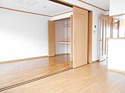 すっごくキレイな室内で陽当たりも良いんです♪