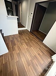 ジーイーオンズ 4階1LDKのリビング/ダイニング