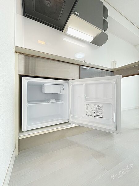 画像20:ミニ冷蔵庫
