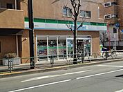 ファミリーマート三鷹南店 619m