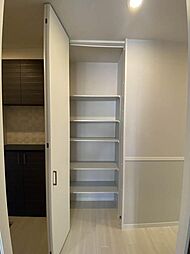 生活用品の収納にぴったりの玄関収納です