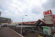 関西スーパー河内磐船店 281m
