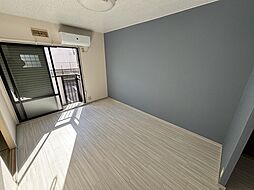 シェイプ・スワＢ 102 1階1DKのリビング/ダイニング