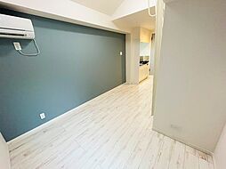 カーサ・アウローラ蓮根 203 2階ワンルームのリビング/ダイニング