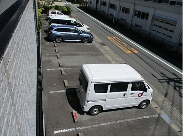 駐車場：駐車場