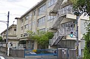 川崎市立南百合丘小学校 465m