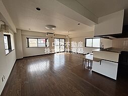 クレドール 401 4階4LDKのリビング/ダイニング