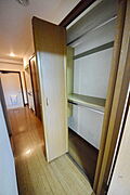 ★奥行きがあり、使いやすい収納です★