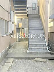 6 / 11