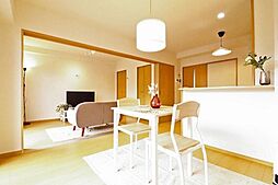 フェリシアス 702 7階2LDKのリビング/ダイニング