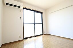 コリンヌ谷津 2階1Kのリビング/ダイニング