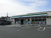 ファミリーマート所沢くすのき台店 315m