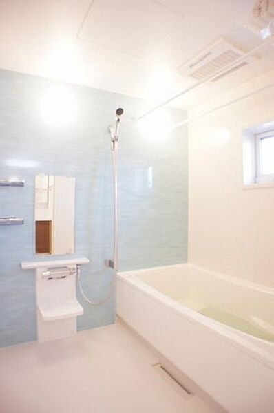 画像6:ゆったりくつろげる1坪タイプのバスルームです♪追焚給湯・浴室乾燥付き。