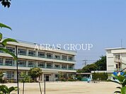 三郷市戸ケ崎小学校 232m
