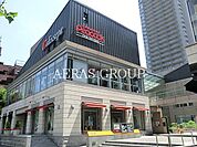 ピーコックストア代官山店 198m