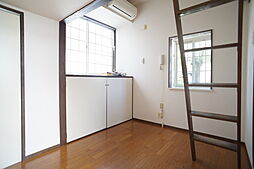 レジデンス岩戸 101 1階ワンルームのリビング/ダイニング