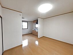 ハイツ八王寺I 201 2階2DKのリビング/ダイニング