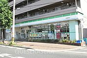 ファミリーマート城東鴫野西店 303m
