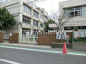 世田谷区立瀬田小学校 827m