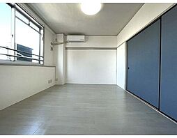 メゾン・ド・メルシー 5階2DKのリビング/ダイニング