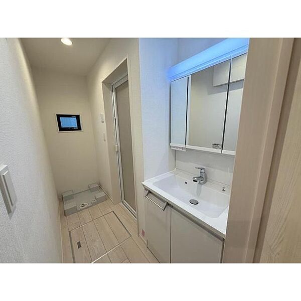 detached 東京都八王子市子安町２丁目35-14

地図を見る