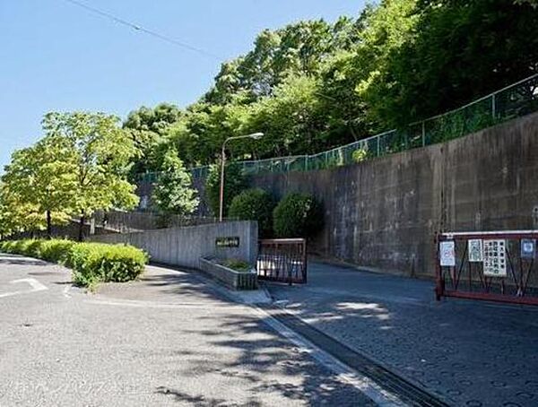 画像27:川崎市立南菅中学校 1207m