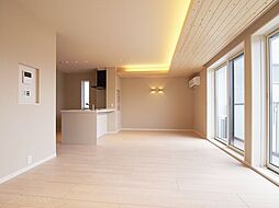 ブランノアール 201 2階3LDKのリビング/ダイニング