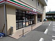 セブンイレブン初台店 139m