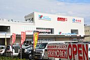万代堺高須店 685m