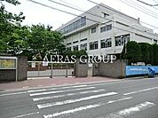 川口市立東領家小学校 693m
