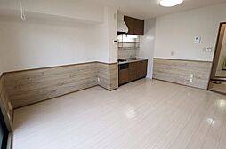 ハイツ・サンピーチB 2階2DKのリビング/ダイニング