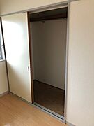 押入れをクローゼットに。