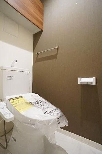 画像18:温水洗浄便座付きトイレです。