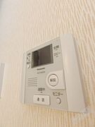 モニターホンで来訪者を確認できます♪