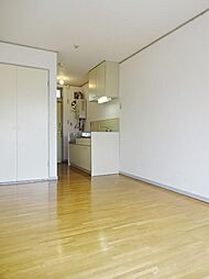 エステートピアU 2階ワンルームのリビング/ダイニング