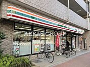 セブン-イレブン 荒川店 142m