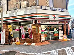 セブンイレブン池袋北口平和通り店 265m