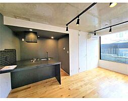 trias333 1階ワンルームのリビング/ダイニング