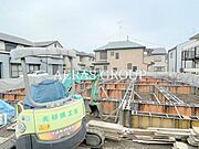 建設中
