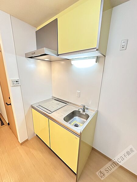 画像20:差し色の黄色が映える明るいキッチンです^^