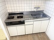 お料理好きにはオススメのグリル付2口システムキッチン設置済♪