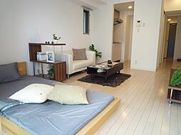 麹町二番町マンション 10階ワンルームのリビング/ダイニング