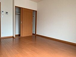 レオパレステリオス 1階1Kのリビング/ダイニング