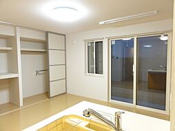 アネスティー 3階ワンルームのリビング/ダイニング